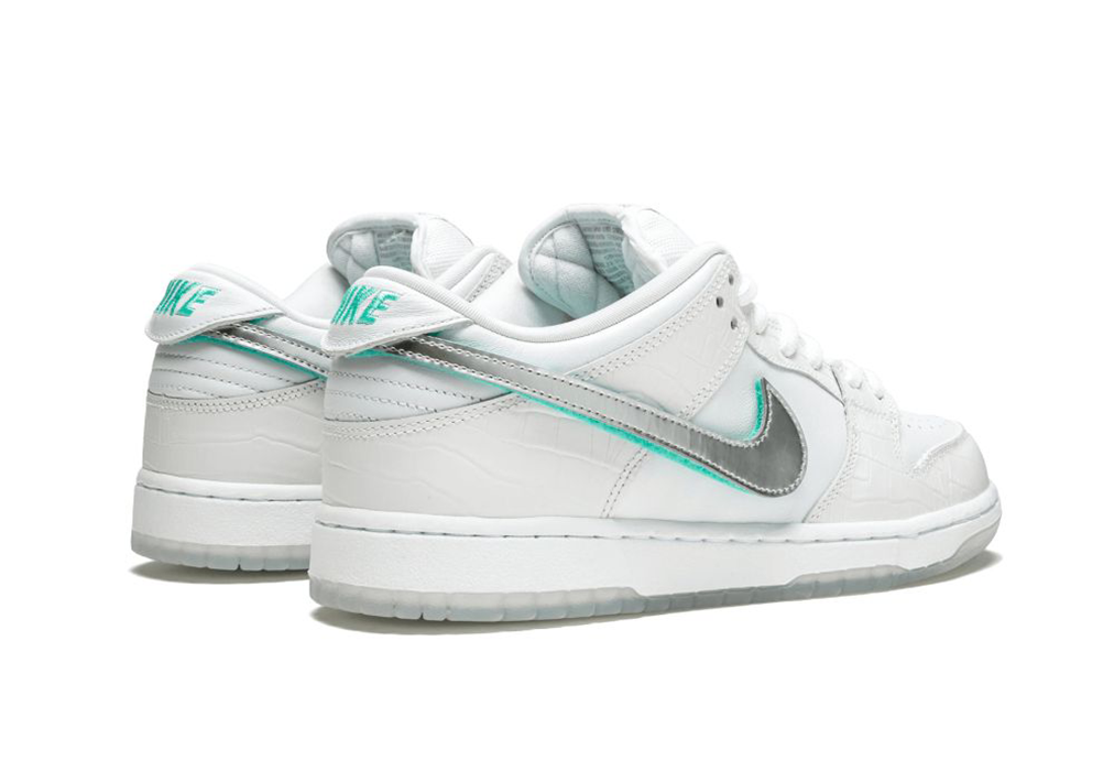 Nike SB Dunk Low Diamond Supply Co White Nikita Efremov