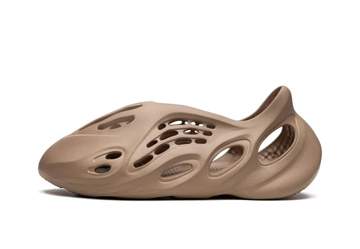Yeezy Foam RNR Clay Taupe