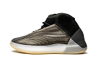 Yeezy QNTM Barium