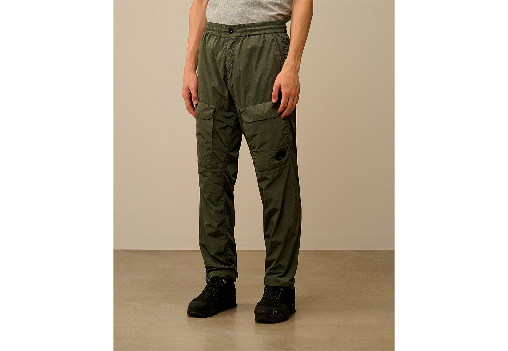 C.P. COMPANY Cargo Pants In Chrome-R Material Grape Leaf