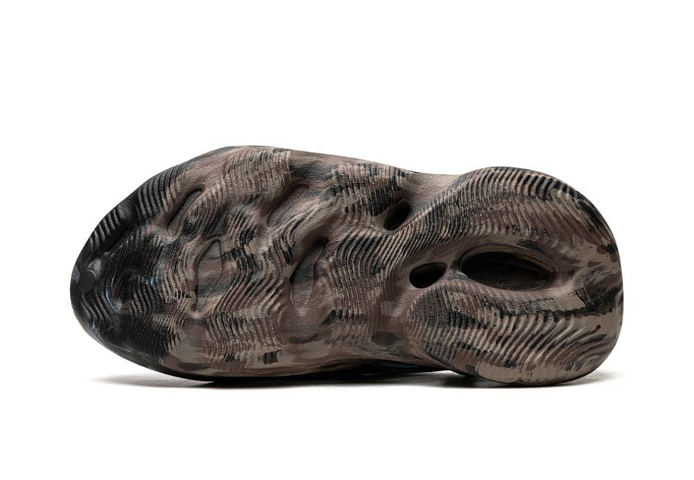 Yeezy Foam RNNR MX Cinder